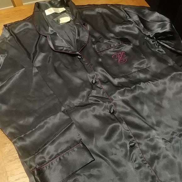 Victoria's Secret Sleep Shirt - Picture 2 of 5